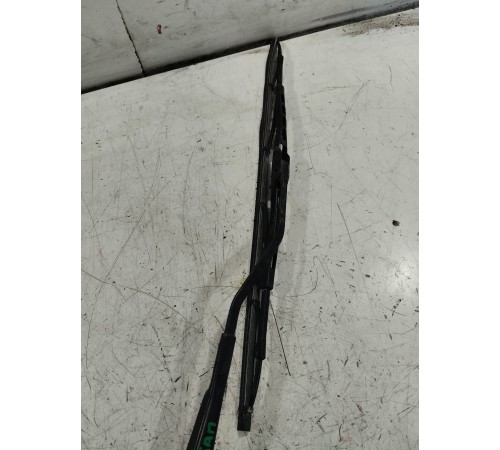 Поводок стеклоочистителя правый