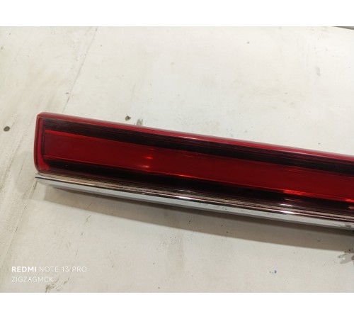 Фонарь задний центральный