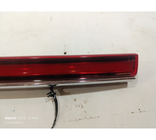 Фонарь задний центральный