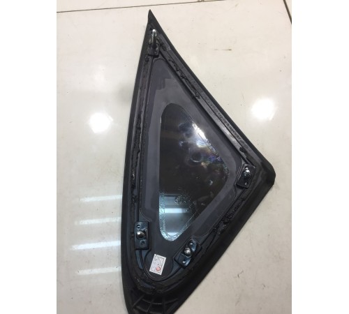 Глухое стекло (заднее, левое)