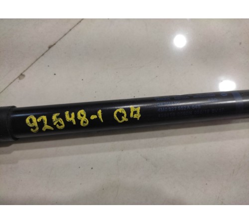 Амортизатор багажника