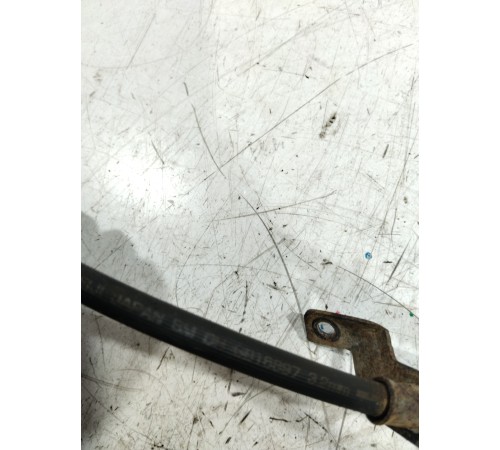 Тормозной шланг передний правый