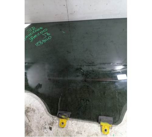 Стекло двери заднее правое