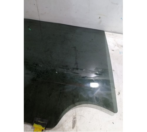 Стекло двери заднее правое