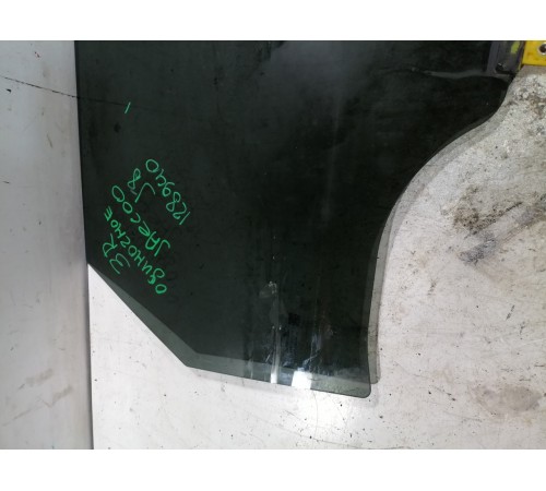 Стекло двери заднее правое