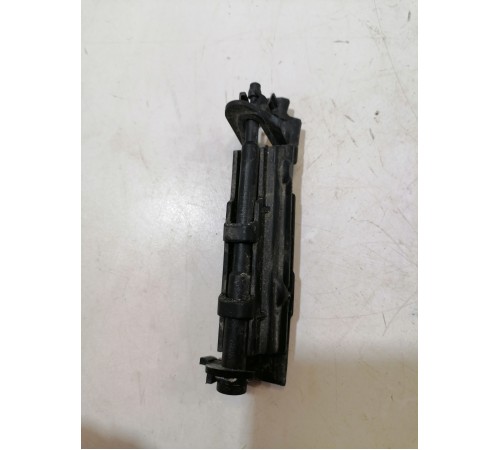 Кронштейн крепления задний левый