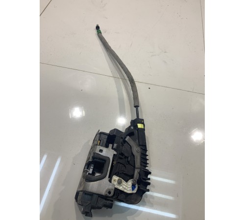 Замок двери (передний правый)