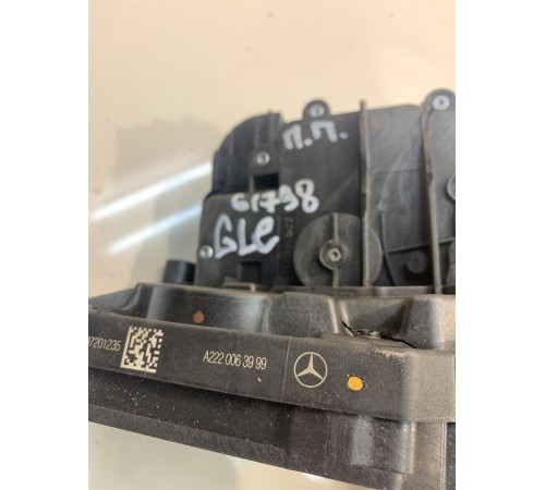 Замок двери (передний правый)