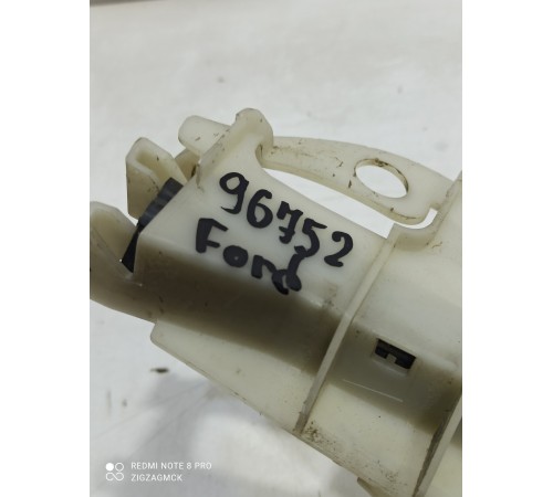 Кронштейн ручки двери передний правый