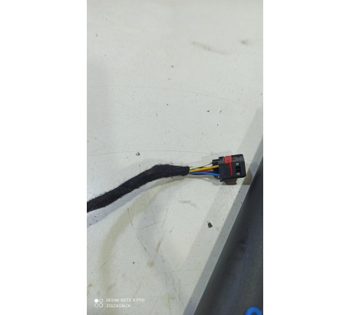 Амортизатор крышки багажника(правый)