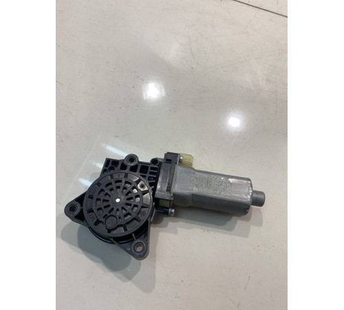 Моторчик стеклоподъемника (передний, правый)