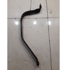 Крепление топливного бака