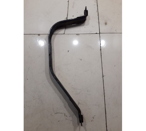 Крепление топливного бака