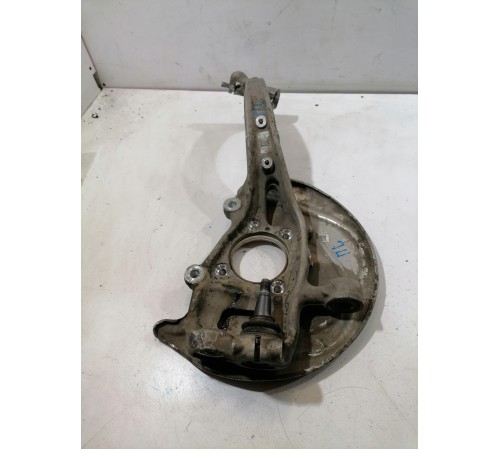 Кулак поворотный передний левый