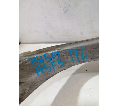 Кулак поворотный передний левый