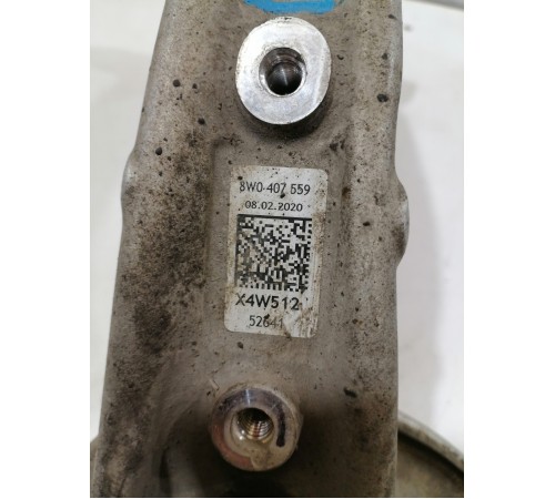 Кулак поворотный передний левый