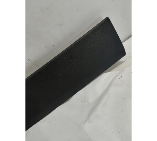 Обшивка крышки багажника