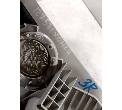 Обшивка задней стойки правая