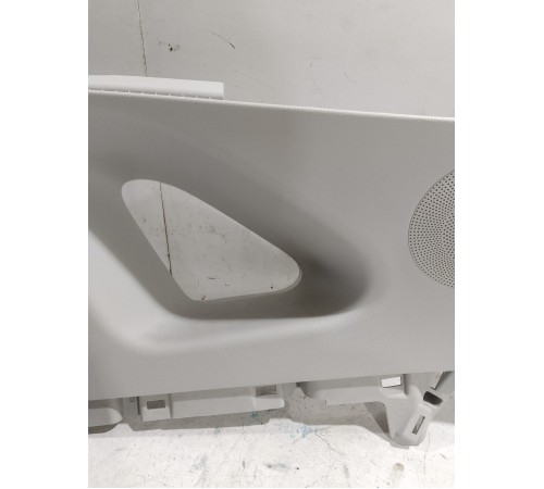 Обшивка задней стойки правая