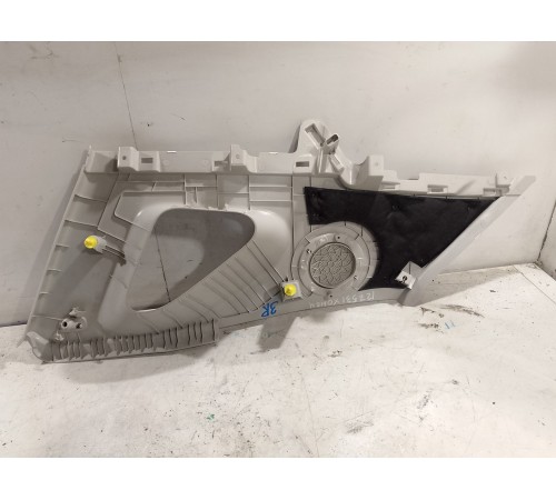 Обшивка задней стойки правая