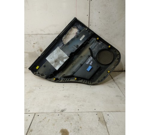 Обшивка двери задней правой