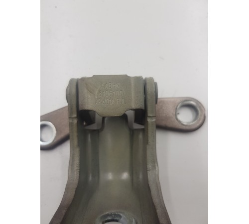 Комплект петель передней левой двери