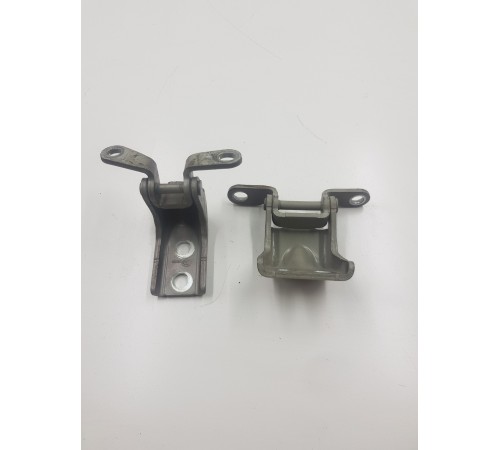 Комплект петель передней левой двери