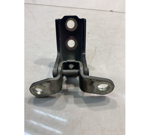 Петля двери (передняя, правая, верхняя)