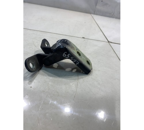 Петля двери (передняя, правая, верхняя)