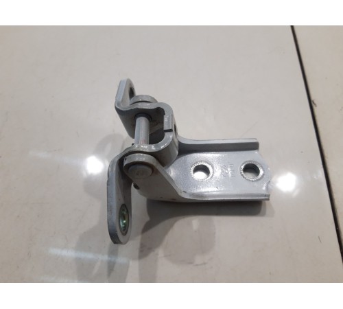 Петля двери (передняя, левая, верхняя)