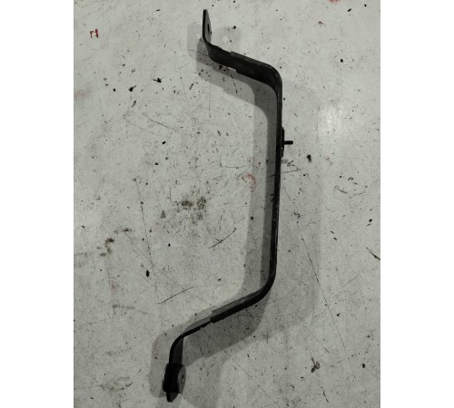 Крепление топливного бака левое