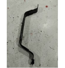 Крепление топливного бака левое