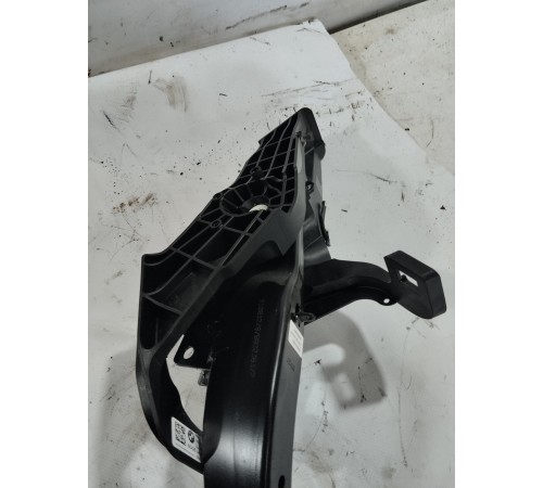 Педаль тормоза