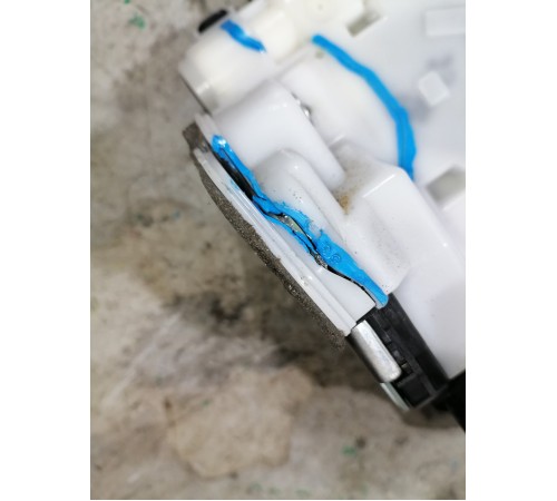 Замок двери задний правый