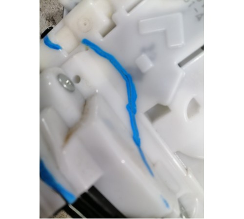 Замок двери задний правый