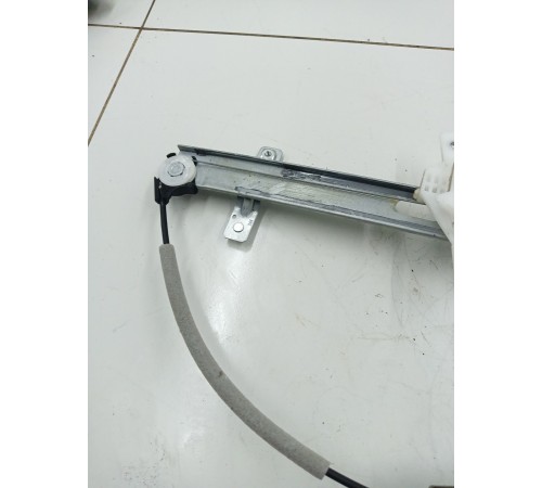 Стеклоподъемник двери передний левый