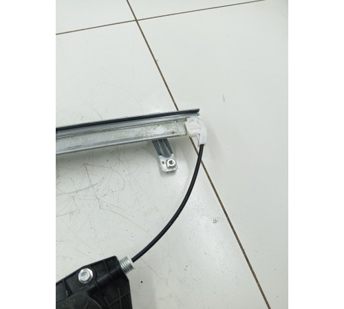 Стеклоподъемник двери передний левый