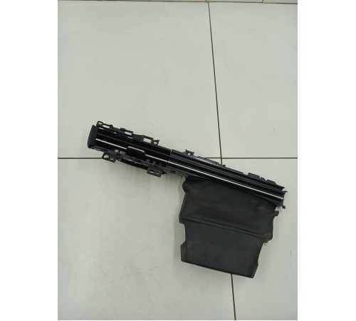 Дефлектор воздушный левый