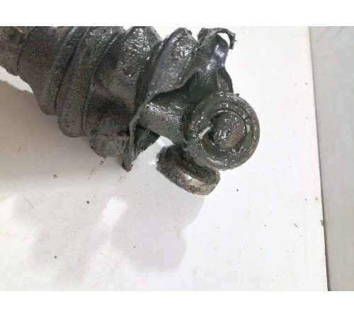 Полуось (привод) передний правый