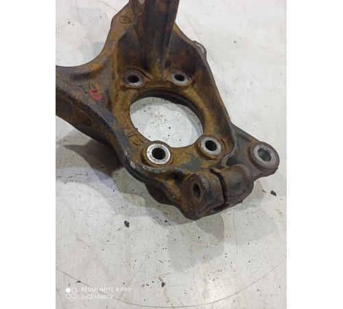 Поворотный кулак(передний левый)