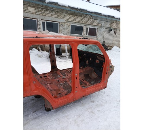 Порог со стойкой правый