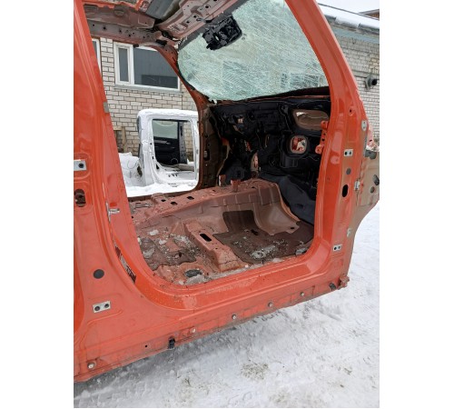 Порог со стойкой правый