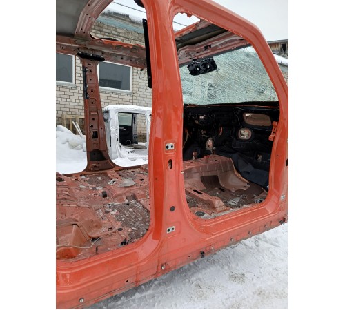 Порог со стойкой правый