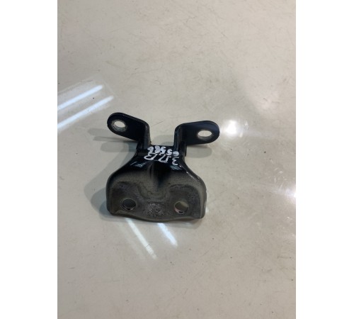 Петля двери (задняя, правая, верхняя)