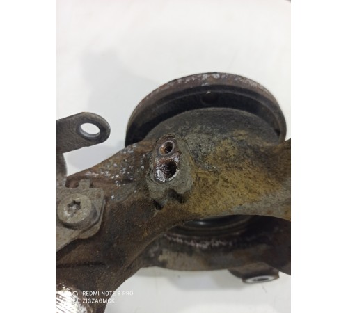 Поворотный кулак(передний правый)