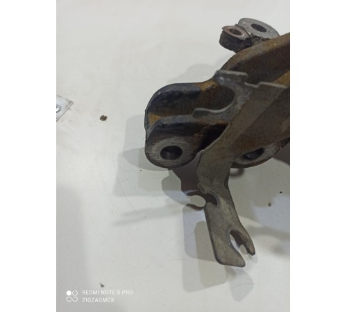 Поворотный кулак(передний правый)