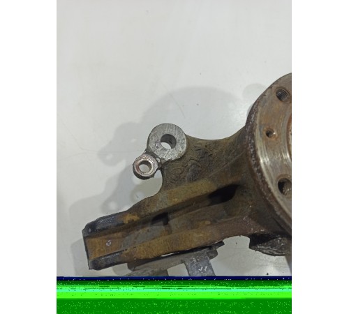 Поворотный кулак(передний правый)