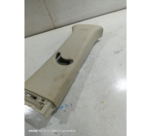 Обшивка центральной стойки правая верхняя