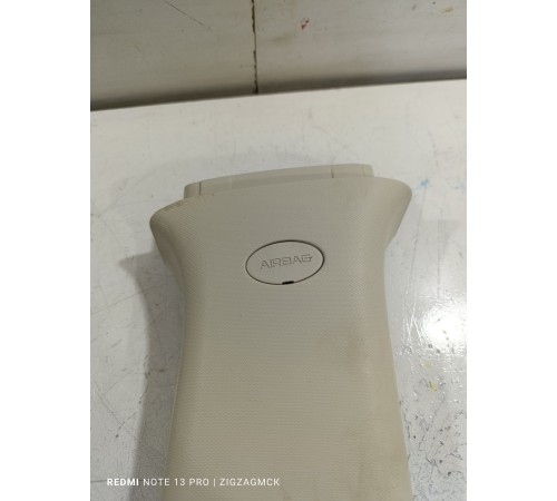 Обшивка центральной стойки правая верхняя