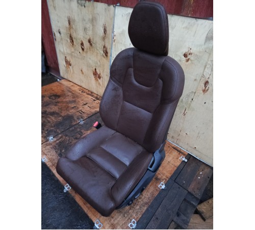 Сиденье переднее левое